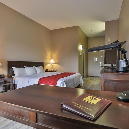 Comfort Inn & Suites Сен-Жером Экстерьер фото