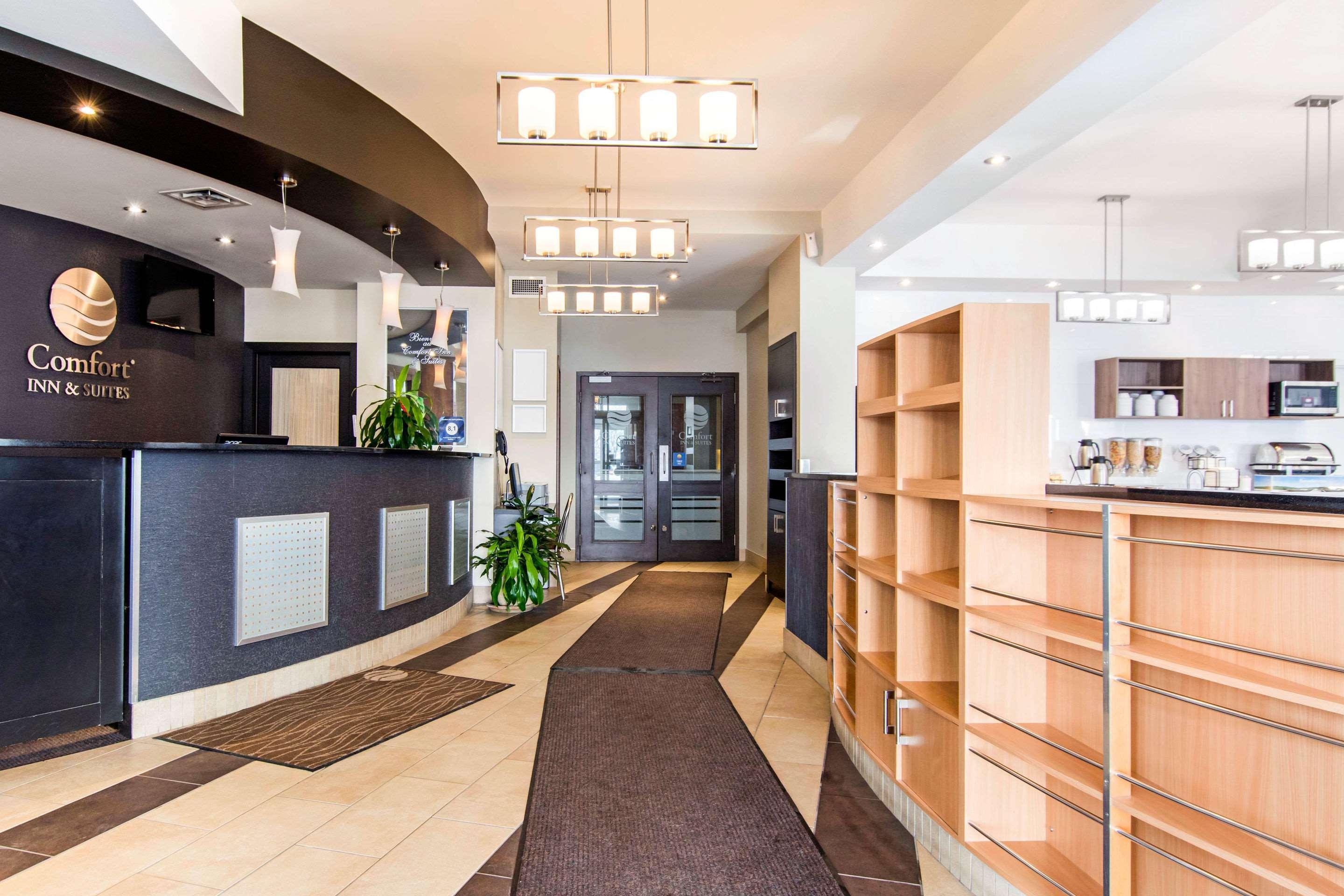 Comfort Inn & Suites Сен-Жером Экстерьер фото