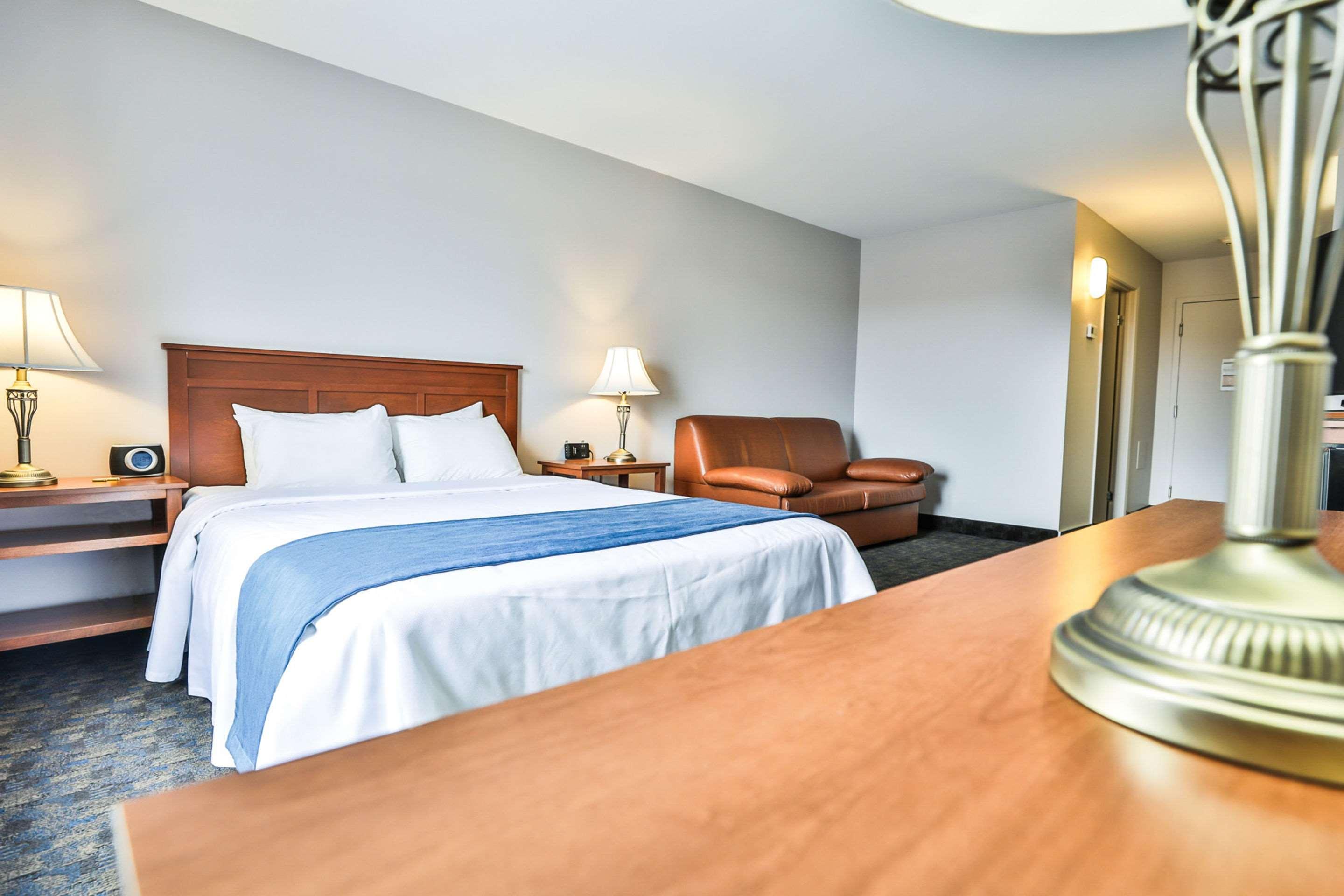 Comfort Inn & Suites Сен-Жером Экстерьер фото