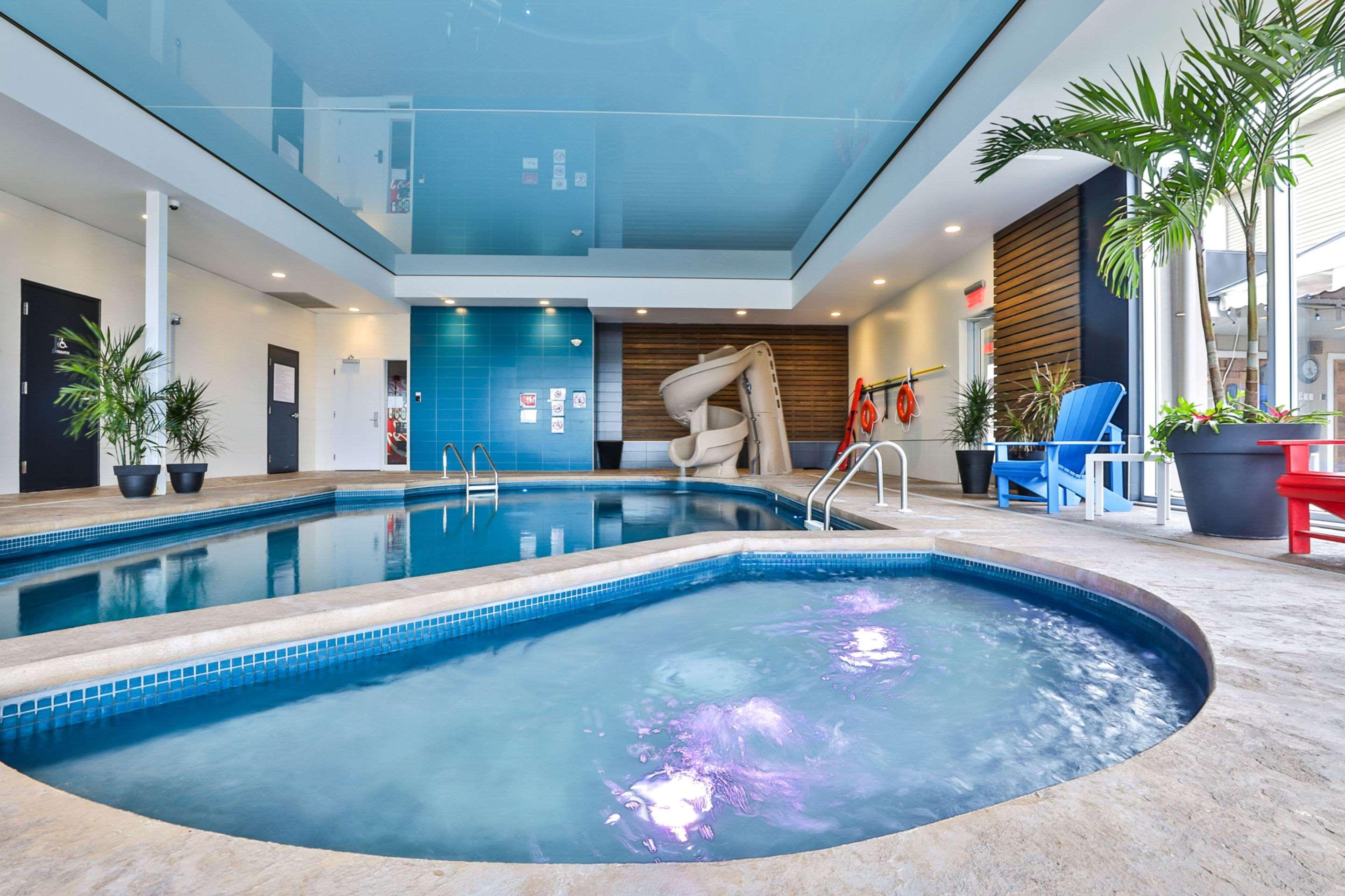 Comfort Inn & Suites Сен-Жером Экстерьер фото