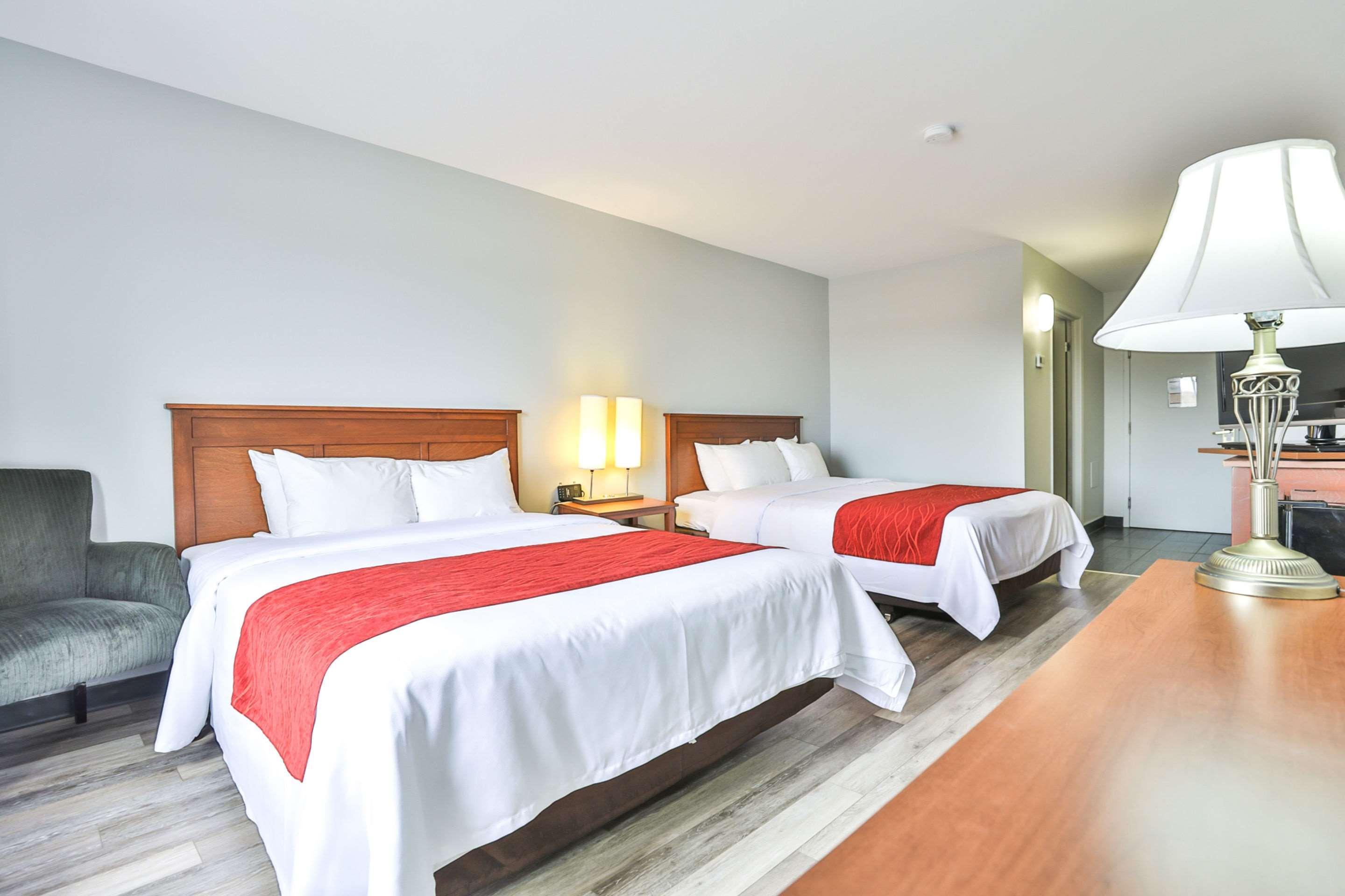 Comfort Inn & Suites Сен-Жером Экстерьер фото