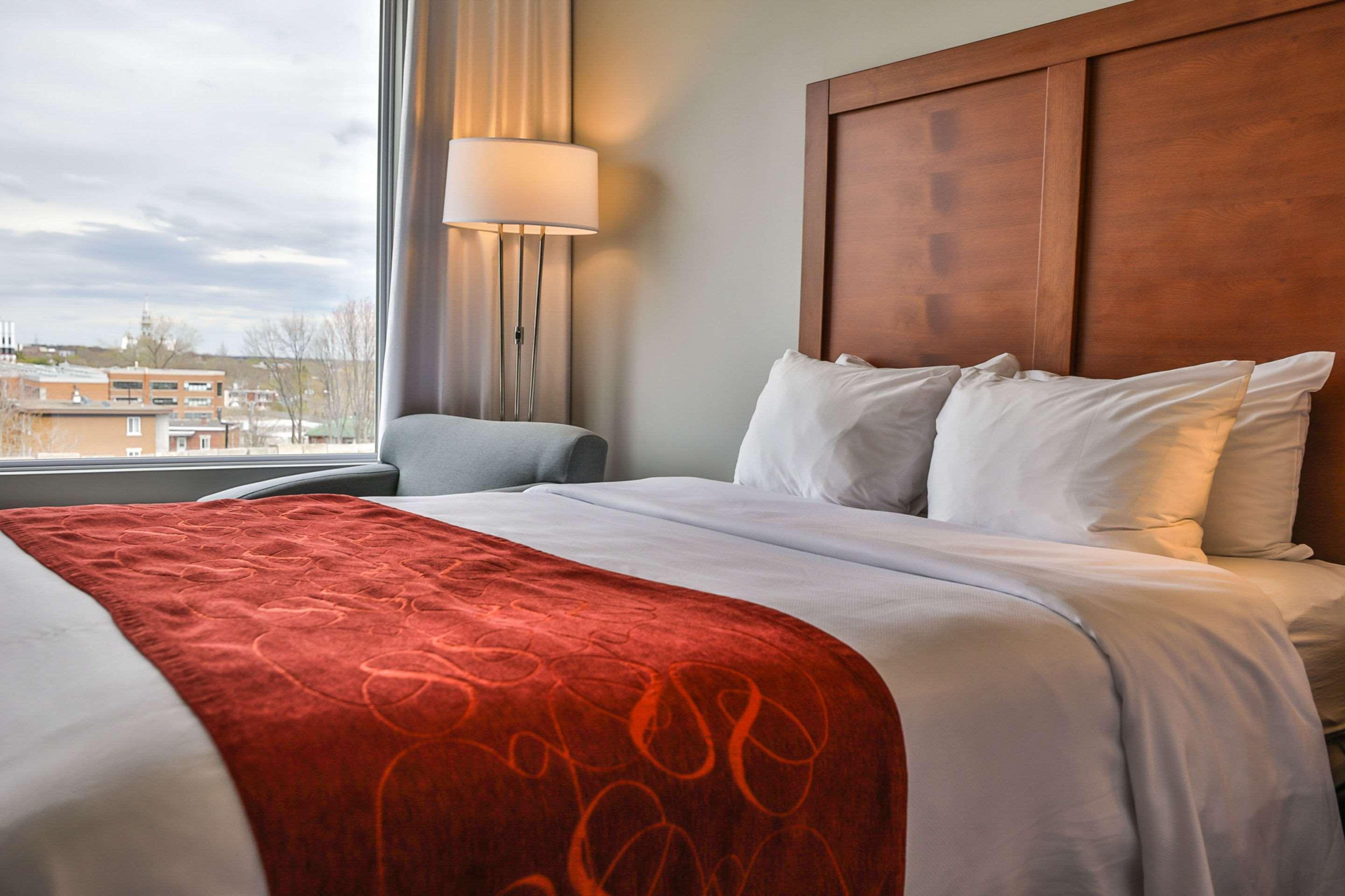 Comfort Inn & Suites Сен-Жером Экстерьер фото