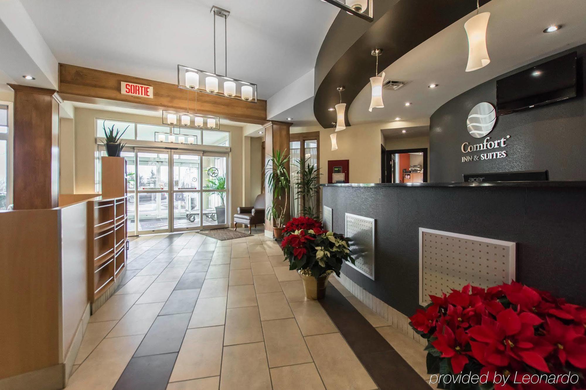 Comfort Inn & Suites Сен-Жером Экстерьер фото