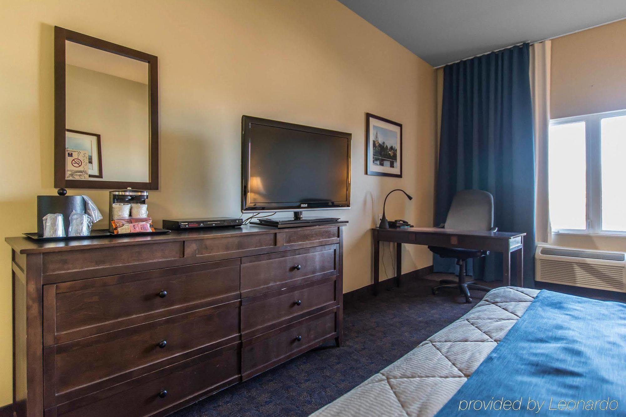 Comfort Inn & Suites Сен-Жером Экстерьер фото