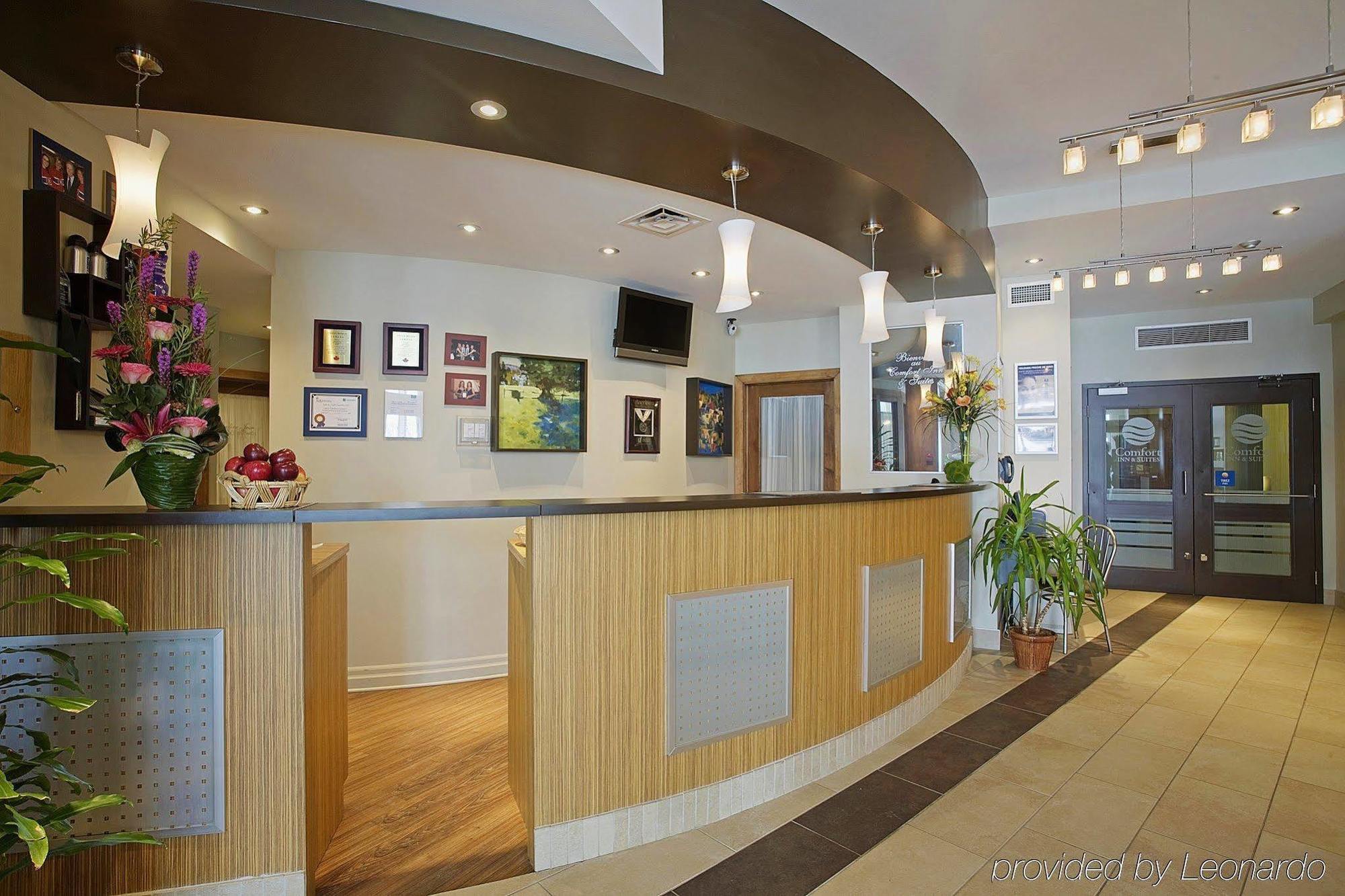 Comfort Inn & Suites Сен-Жером Экстерьер фото